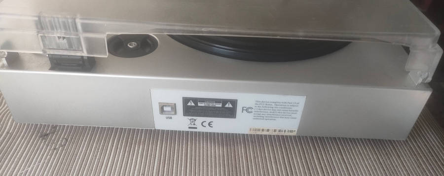 Ion Power Play LP -USB Powered Vinyl - Archiving Turntable