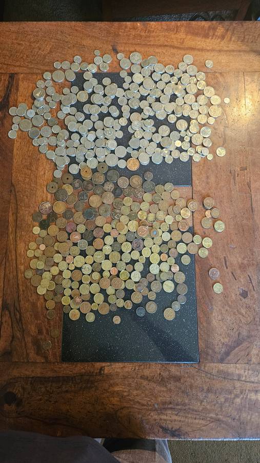 Huge 2.75 Kg International Coins Lot