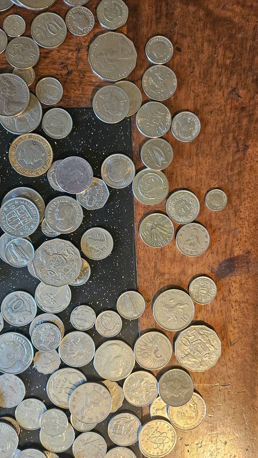 Huge 2.75 Kg International Coins Lot