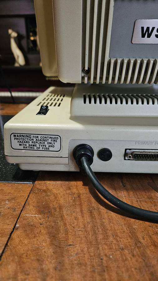 Vintage Olivetti W685 Model 220