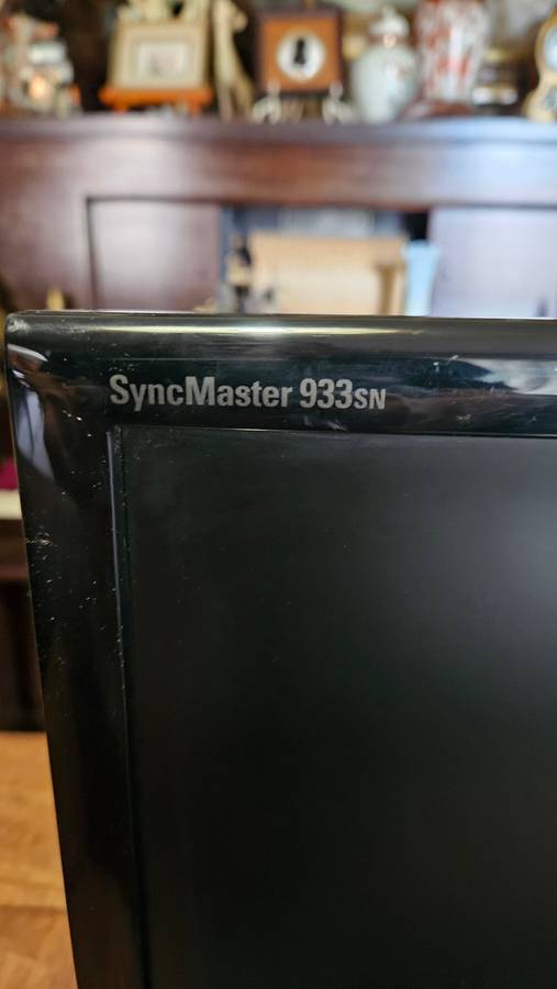 Samsung SyncMaster 933sn Monitor