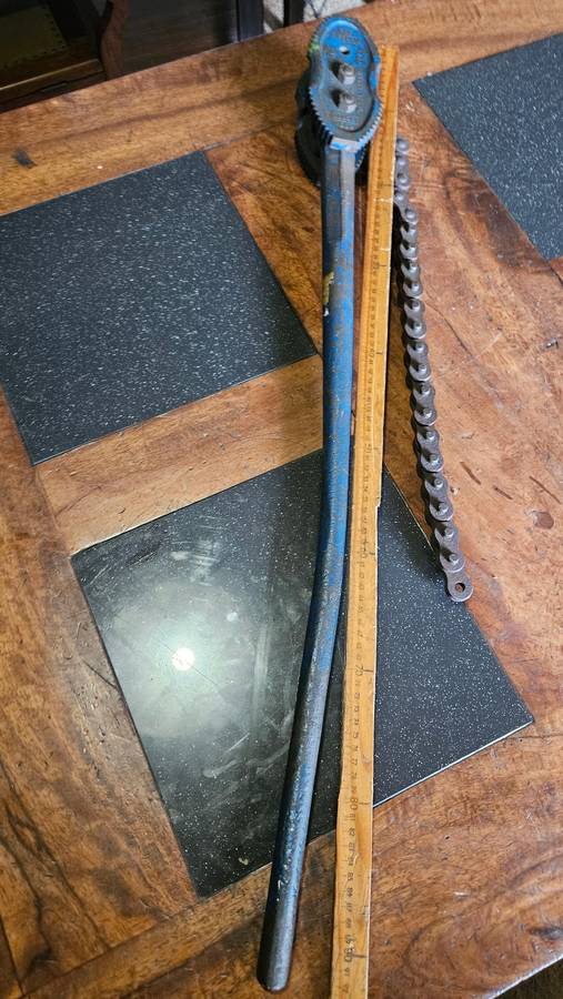 Record 233 Chain Wrench