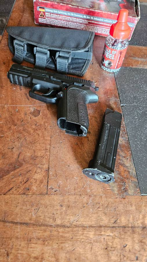 Sig Sauer SP 2022 Pistol & Holster