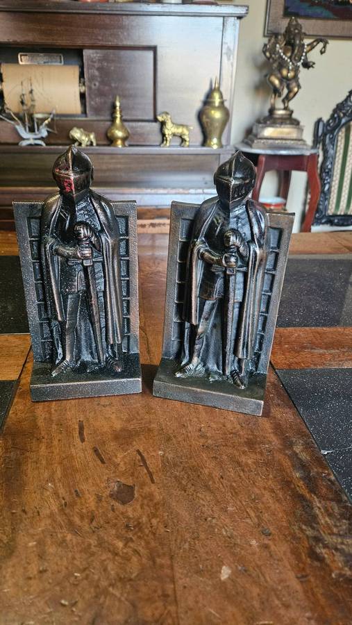 Knights in Shinning Armour Bookends