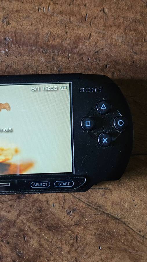 Sony PSP E1008 3 B