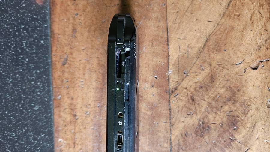 Sony PSP E1008 3 B