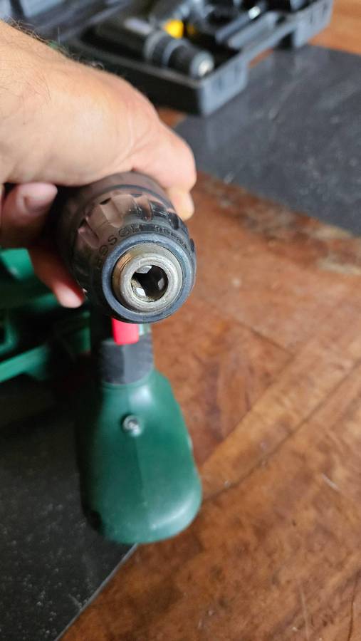 Cordless Drills Bosch PSR18 & Topline MD1120