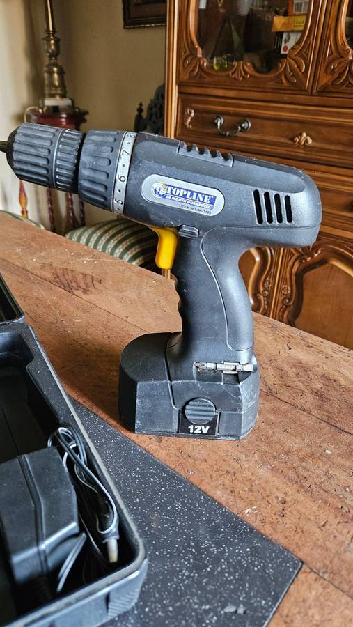 Cordless Drills Bosch PSR18 & Topline MD1120