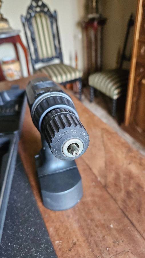 Cordless Drills Bosch PSR18 & Topline MD1120