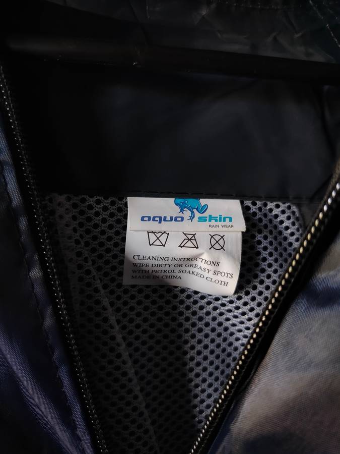 Aqua Skin 2XL Rain Jacket | Navy with hood, zip and snap buttons, two pocket and rear vent