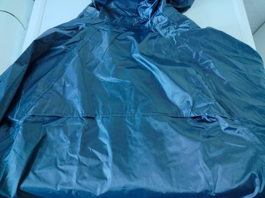 Aqua Skin 2XL Rain Jacket | Navy with hood, zip and snap buttons, two pocket and rear vent