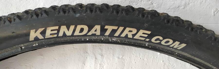 Bicycle tyres and tubes | 29er MTB | Kenda Slant Six 2.2 & Chaoyang Rock Wolf 2.35