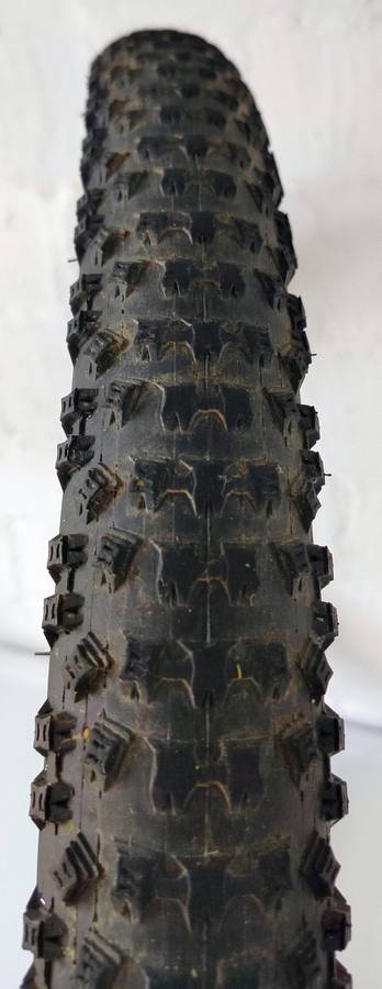 Bicycle tyres and tubes | 29er MTB | Kenda Slant Six 2.2 & Chaoyang Rock Wolf 2.35