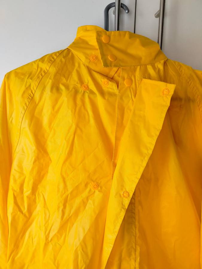 Jonsson yellow raincoat with hood
