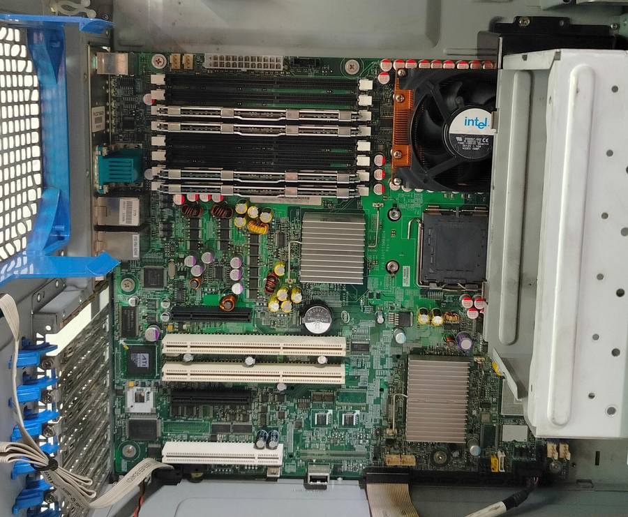 Intel Xeon Server | Dual CPU sockets | 8GB RAM | For spares or repair | Stopped booting, beeps x3