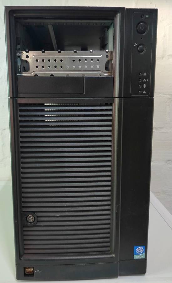 Intel Xeon Server | Dual CPU sockets | 8GB RAM | For spares or repair | Stopped booting, beeps x3