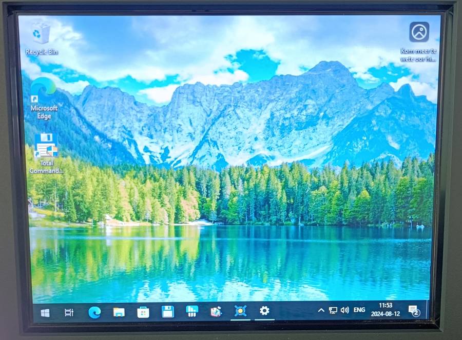 Toshiba 75hz SVGA LCD Monitor | 12" with VGA input | Power adapter included | VGA cable included