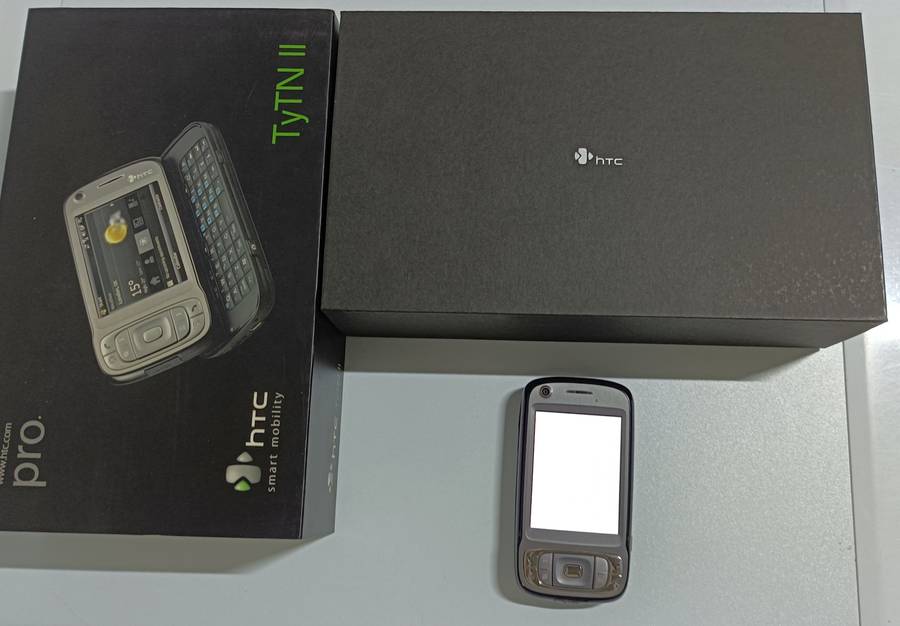 HTC Tytn II Pro | In original box with all accessories | NOTE : SCREEN STAYS WHITE