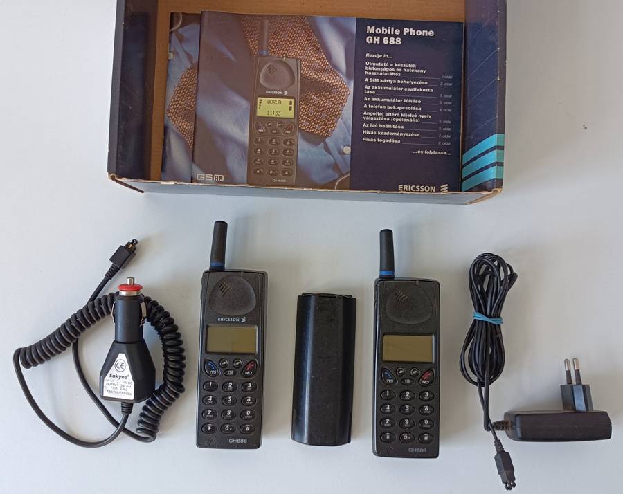 Ericsson GH688 GSM mobile phones | In box | Does not switch on
