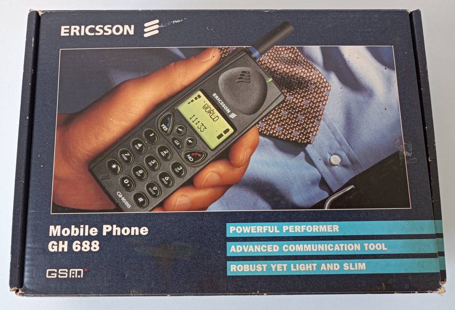 Ericsson GH688 GSM mobile phones | In box | Does not switch on