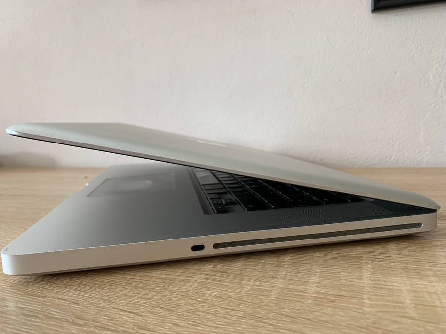 APPLE MACBOOK PRO 2011 | 15" SCREEN | INTEL i7 | 16GB RAM | 1TB HARD DRIVE | PLEASE READ !!