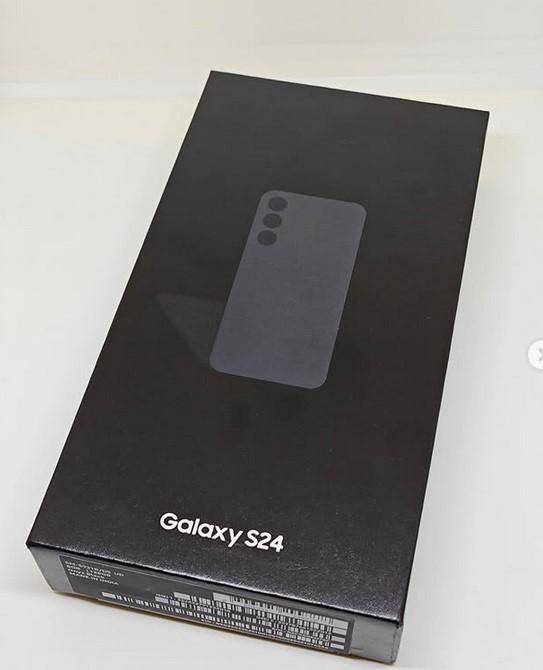 Samsung Galaxy S24 Smartphone black - Brand new