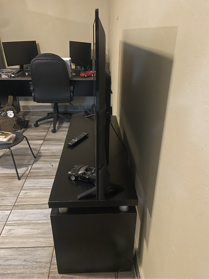 JVC 58 4K UHD Smart TV + Modern TV Stand