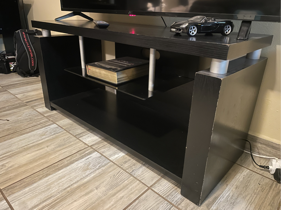 JVC 58 4K UHD Smart TV + Modern TV Stand