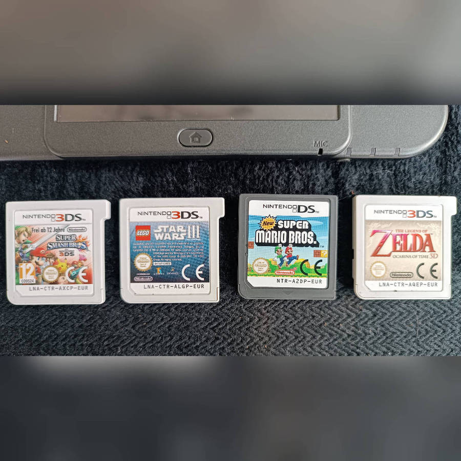 Nintendo 'new' 3DS xl + 4 top games excellent condition
