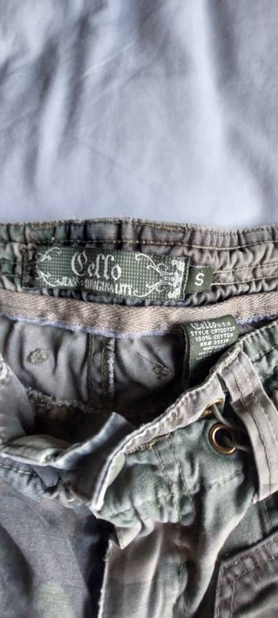 LADIES CAMO CARGO PANTS SIZE SMALL