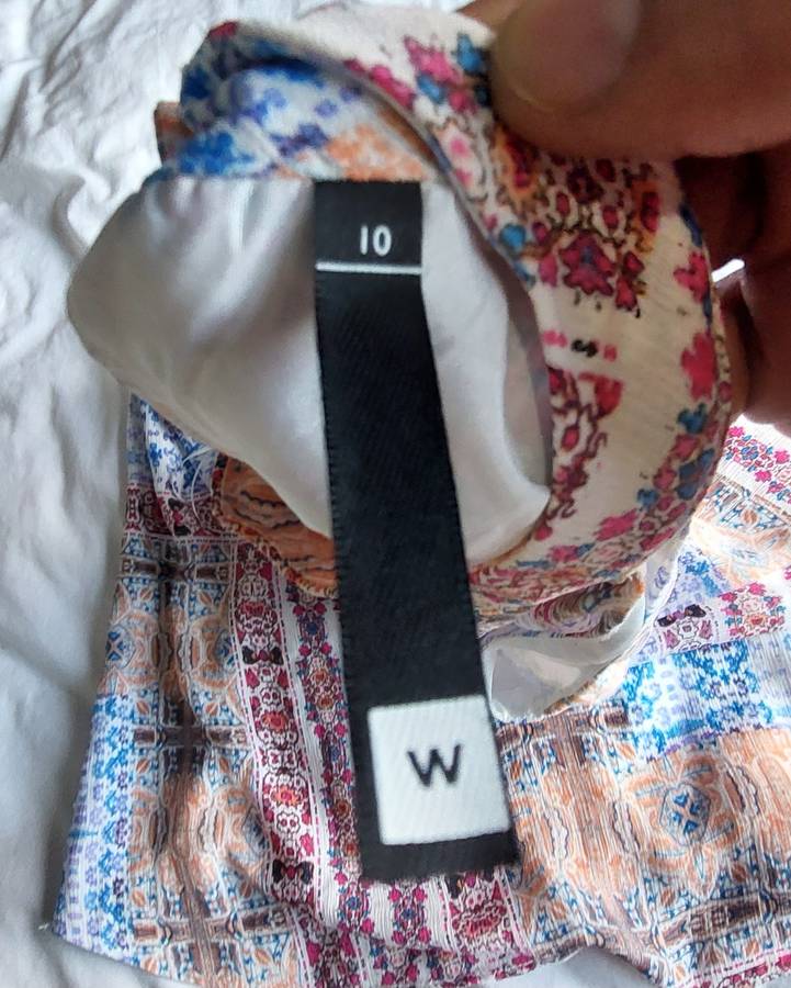 LADIES DRESS SIZE MEDIUM