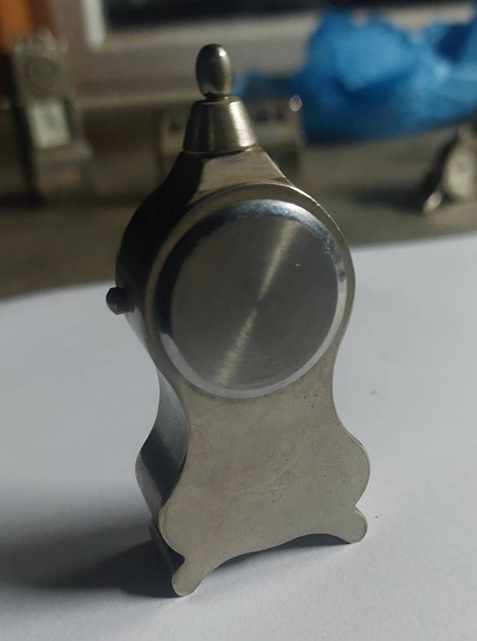 VINTAGE RARE COLLECTABLE MINIATURE CLOCK 1 (PLEASE SEE THERE ARE 9 ON AUCTION)