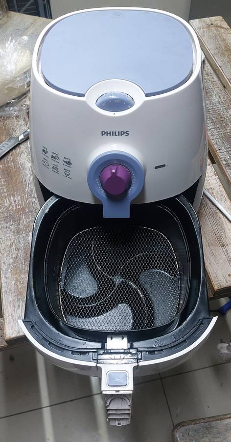 PHILLIPS VIVO AIRFRYER READ DISCRIPTION