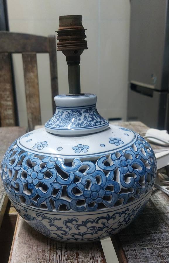 RARE CHINESE GINGER LAMP SIGNED