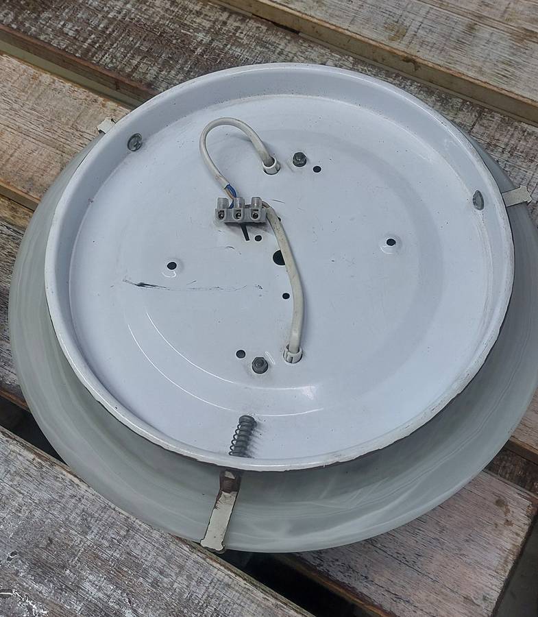 LARGE OUTDOOR OR INDOOR LIGHT FITTING
