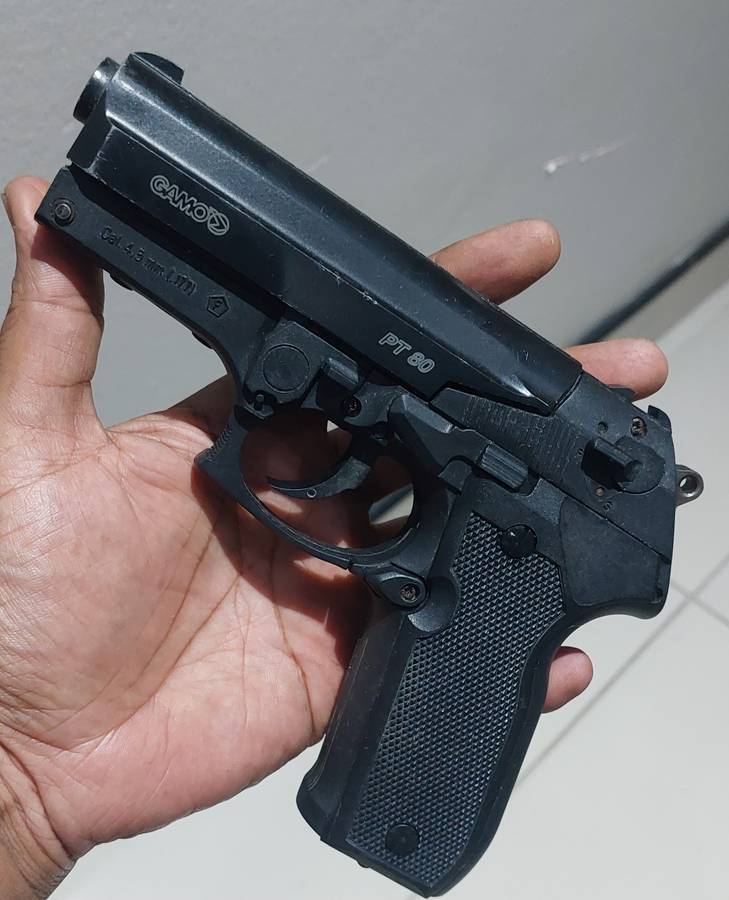 RARE VINTAGE GAMO PT 80 GAS GUN SHOOT BB ROUNDS AND MUSHROOMS PROBABALY NEEDS A SERVICE