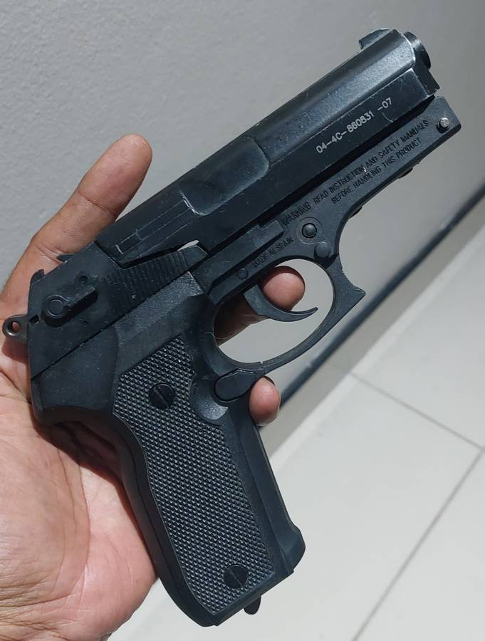 RARE VINTAGE GAMO PT 80 GAS GUN SHOOT BB ROUNDS AND MUSHROOMS PROBABALY NEEDS A SERVICE