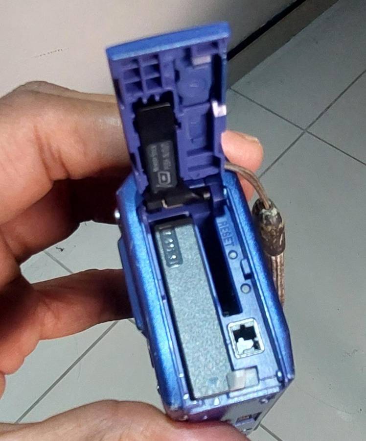 SONY CAMERA WORKS 200% read description