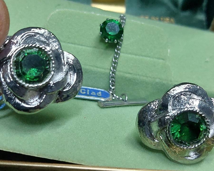 VINTAGE CUFFLINKS
