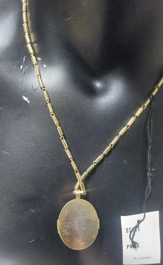Vintage chain and pendant