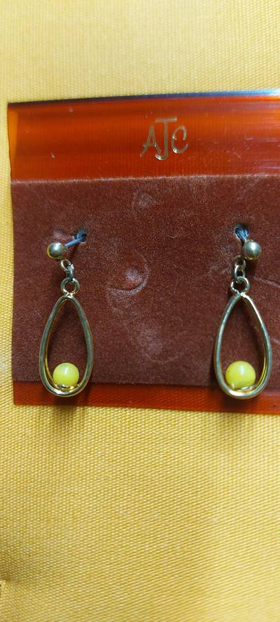 Vintage earings bundle for the lot