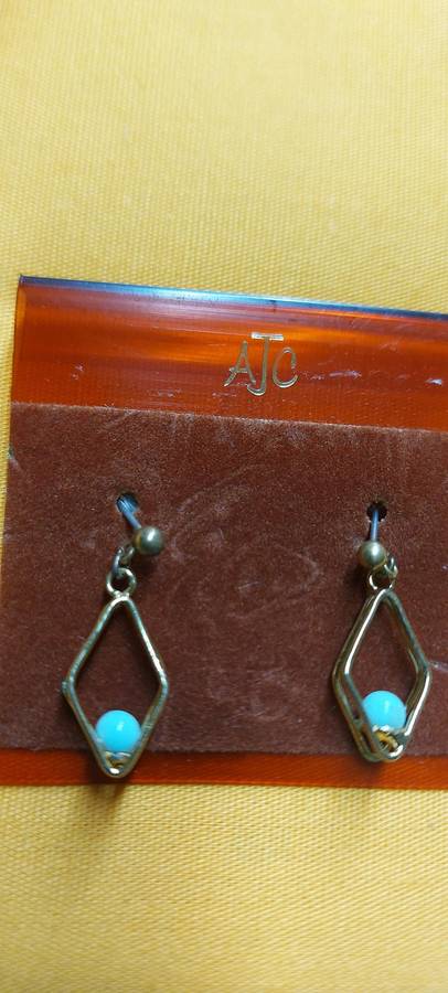 Vintage earings bundle for the lot