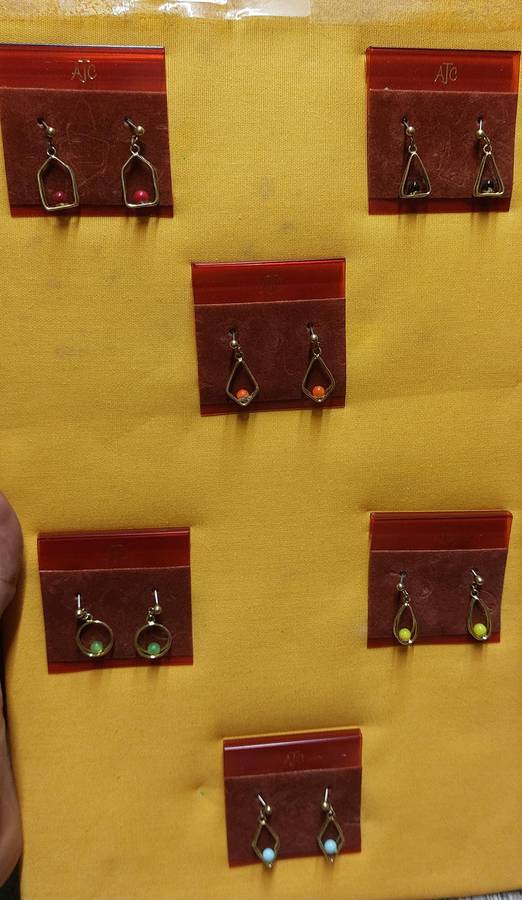 Vintage earings bundle for the lot