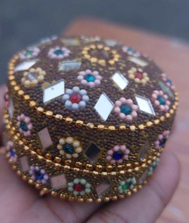Beautiful vintage trinket box