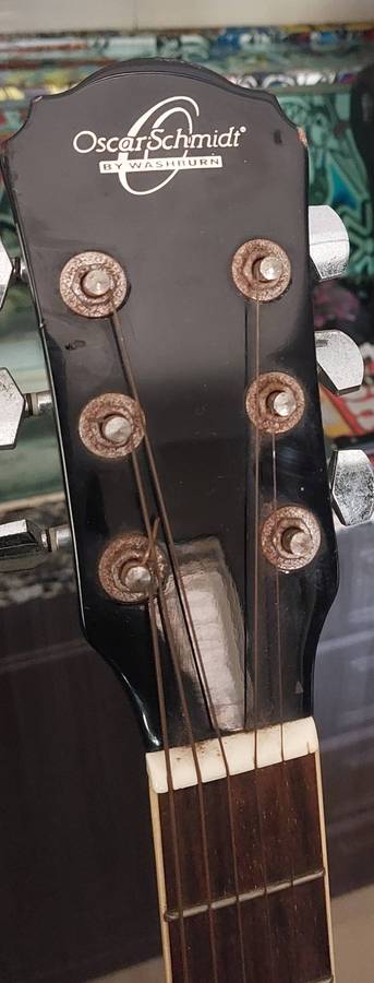 Oscar Schmidt Acoustic/Electric Guitar missing 1 string incl carry bag