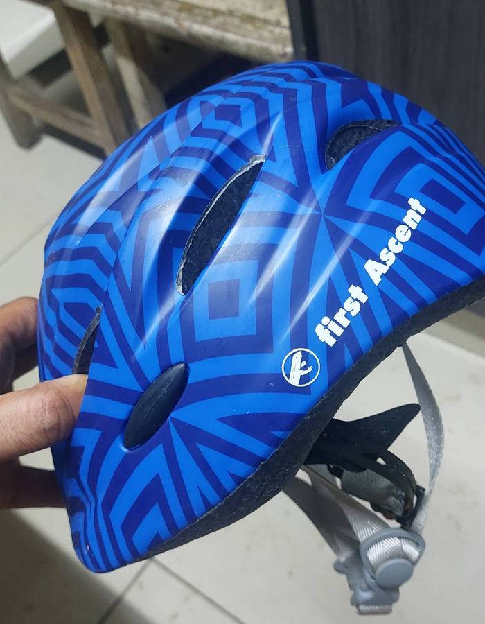 First ascent kids helmet