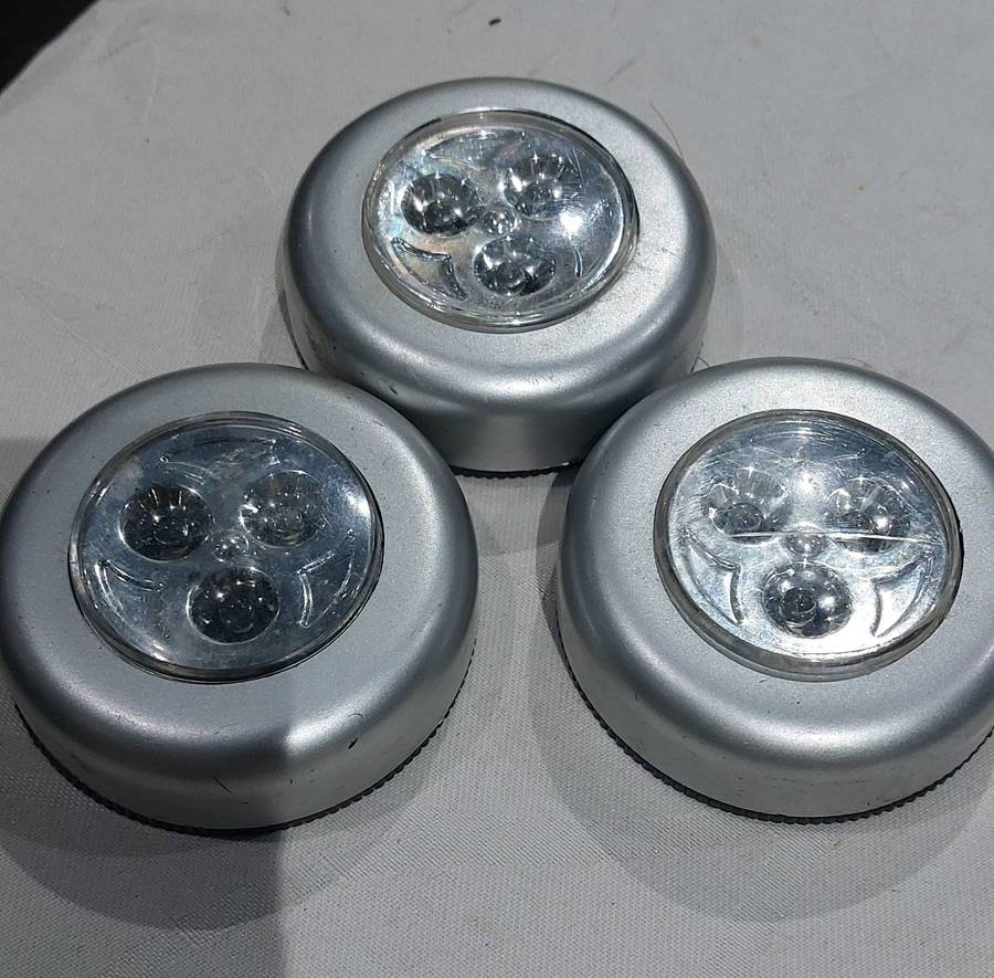 3x push led push lights