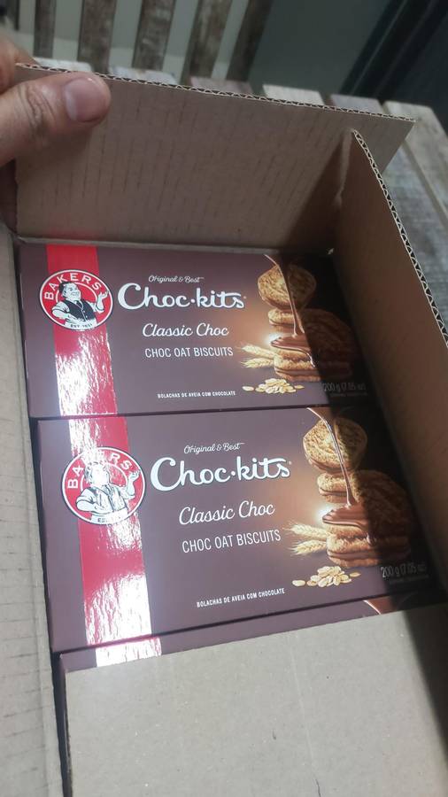Bakers Choc.kits biscuits 6 x 200g boxs available buy per 200g box expiry in pictures