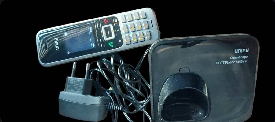 UNIFY OPENSCAPE DECT PHONE S5 WITH RECHARGEABLE BATTERY AND CHARGER