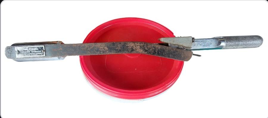 VINTAGE DUEL SIGNAL WARREN AND BROWN TORQUE WRENCH